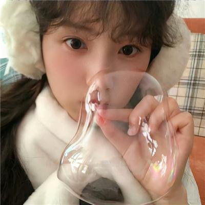 蒙娜丽莎与血月亮